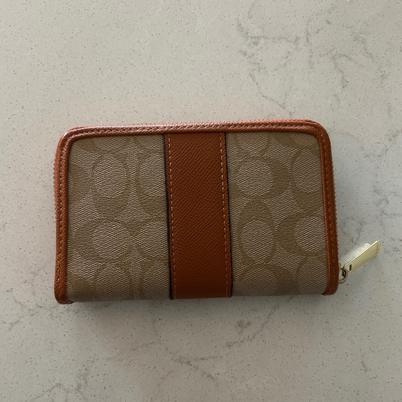Coach wallet - Picture 2 of 3